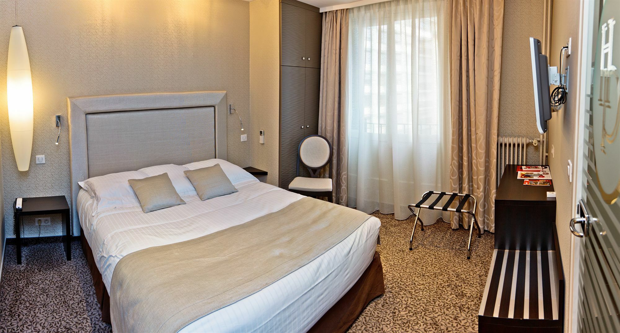 Hotel Des Princes, Chambery Centre エクステリア 写真